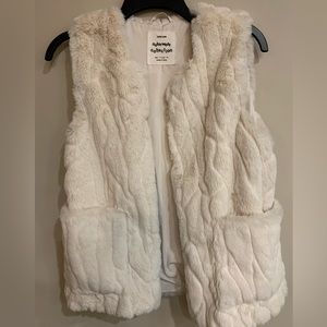 Zara Kids Faux fur vest. Kids size 11/12. Great condition.